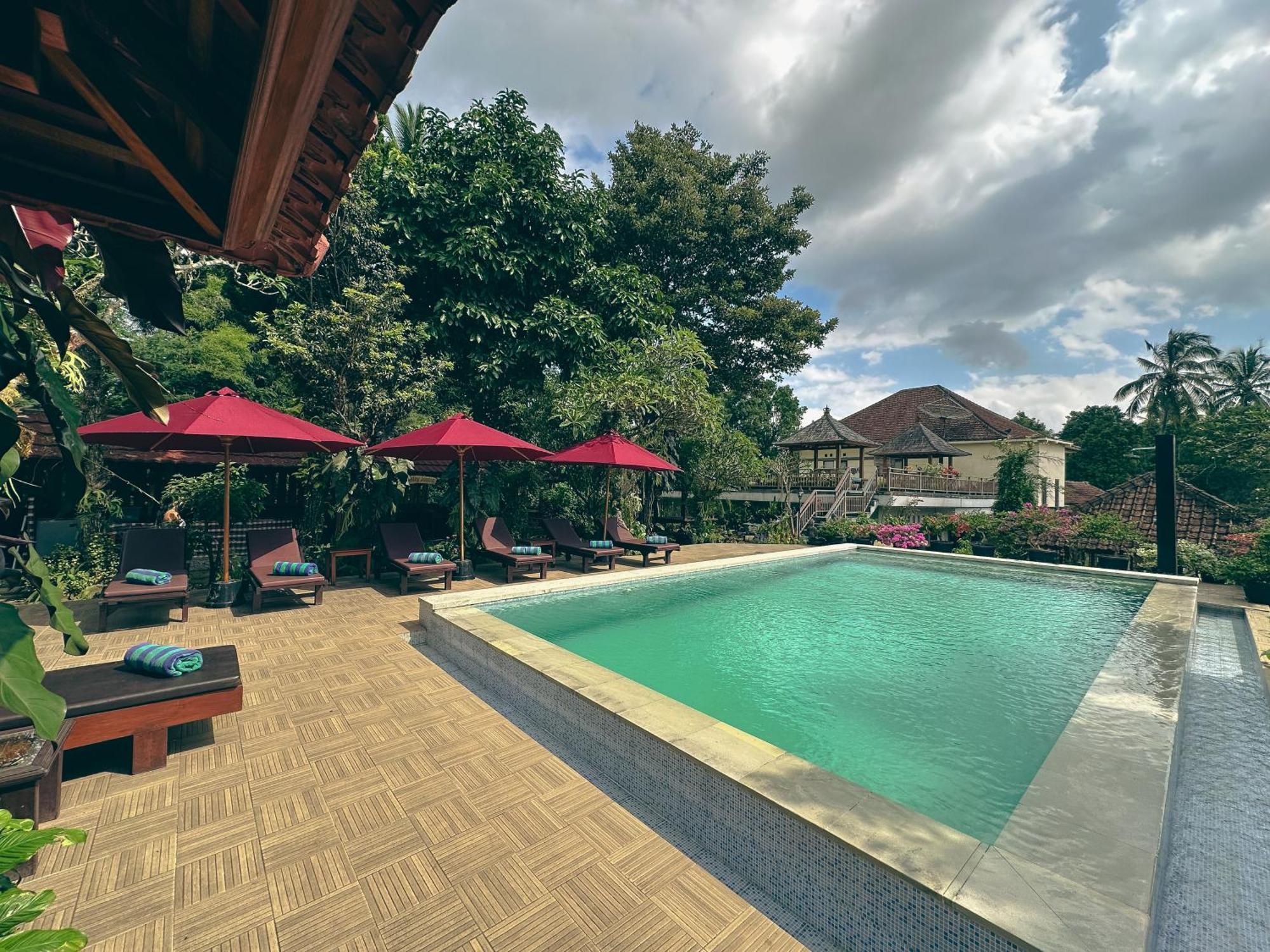Villa Ipsa Munduk Екстериор снимка