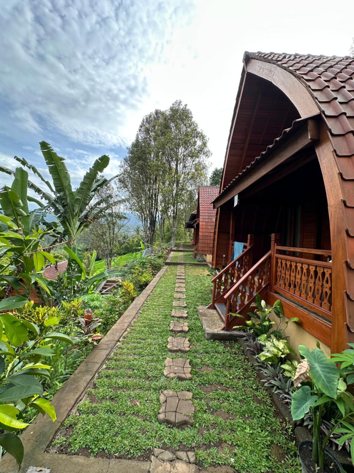 Villa Ipsa Munduk Екстериор снимка